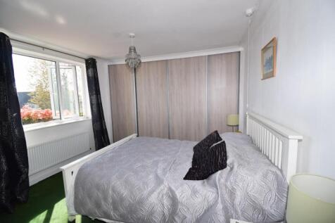 Bedroom 1.JPG