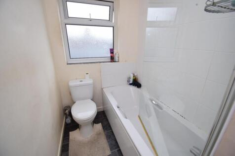 Bathroom.JPG