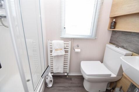 Shower Room.JPG
