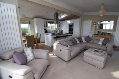 Living Room Area (1).JPG