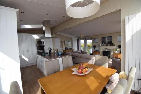 Dining Area.JPG