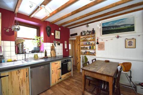 Kitchen 3.JPG