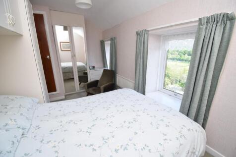 Bedroom 1.JPG