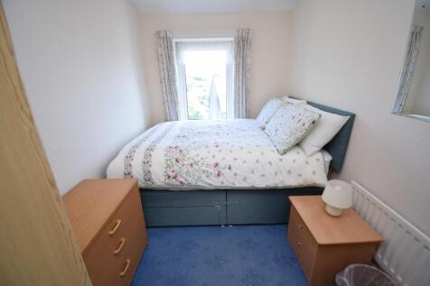 Bedroom 2.JPG