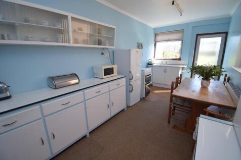 Kitchen (2).JPG