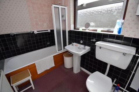 Bathroom.JPG