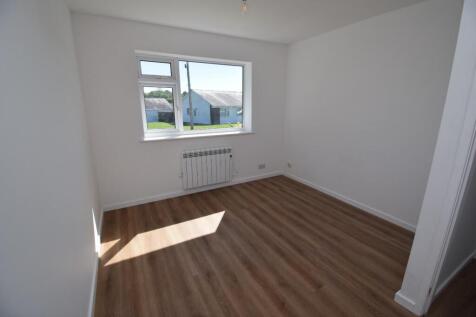 Bedroom 2.JPG
