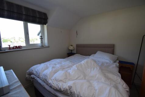 Bedroom 1.JPG
