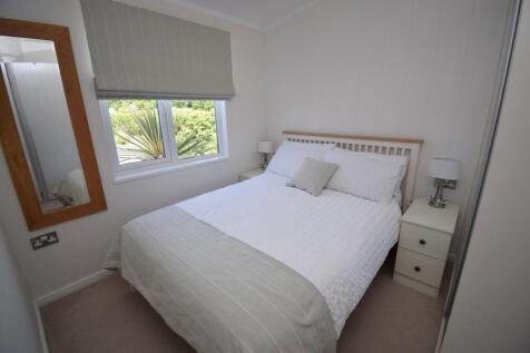 Bedroom 2.JPG