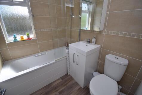 Bathroom.JPG