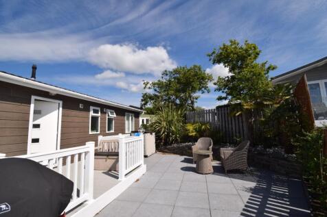 Side Patio.JPG