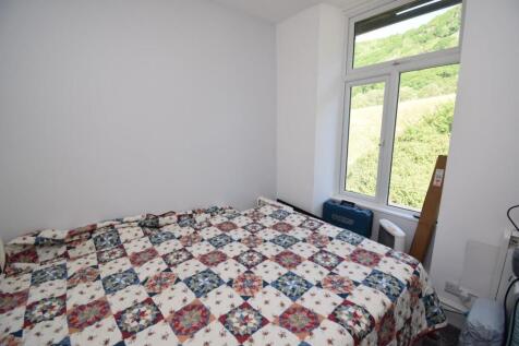 Bedroom 2.JPG