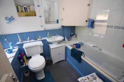 Bathroom.JPG