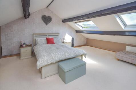 Bedroom 1.jpg