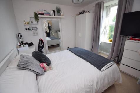 Bedroom 2.JPG