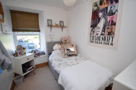 Bedroom 4.JPG