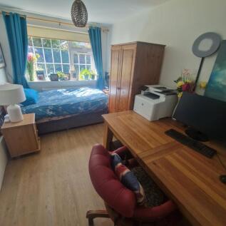 Bedroom 2.jpg