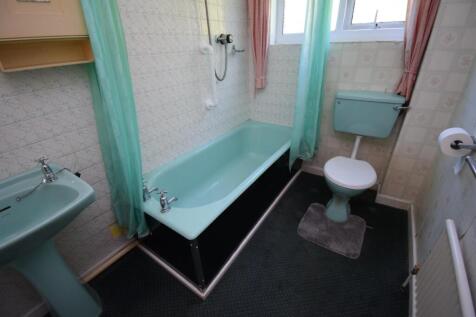Bathroom.JPG