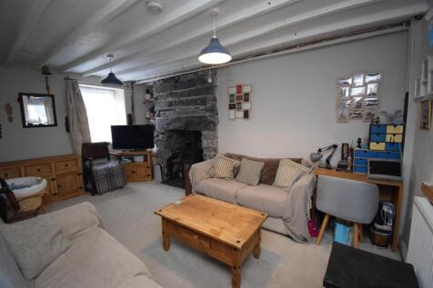 Living Room 2.JPG