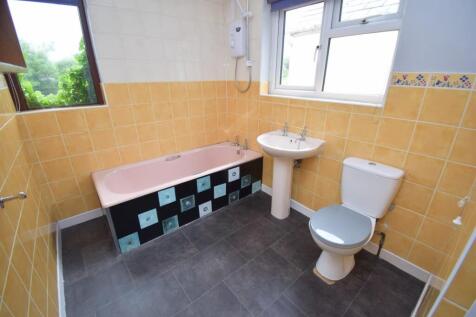 Bathroom.JPG