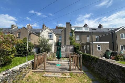 Back Garden (1).JPG