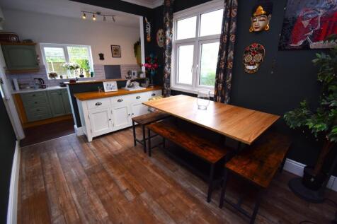 Dining Area.JPG