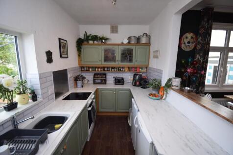 Kitchen (1).JPG
