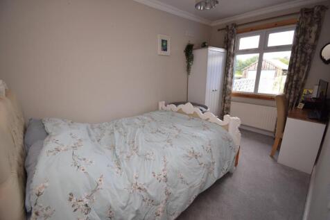 Bedroom 2.JPG