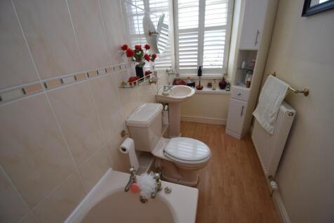 Bathroom.JPG