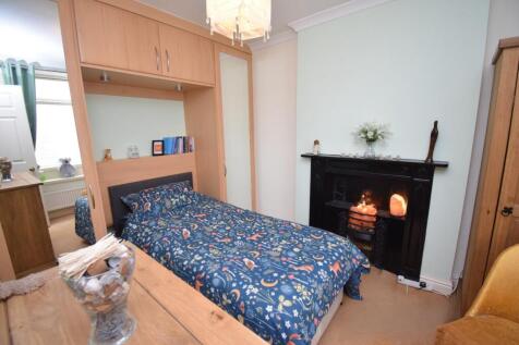 Bedroom 2.JPG
