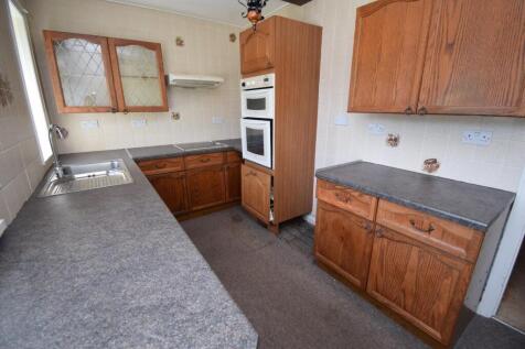 Kitchen (1).JPG