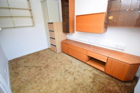 Bedroom 2.JPG