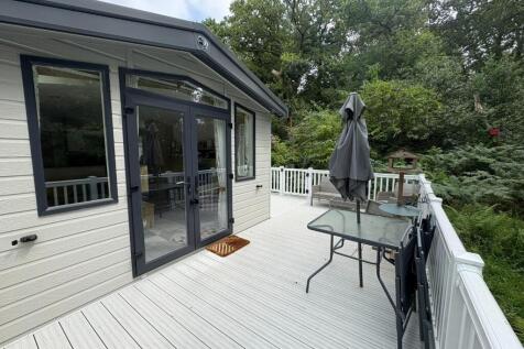 Decking (2).JPEG