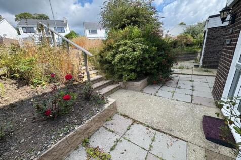 Front Patio.JPEG