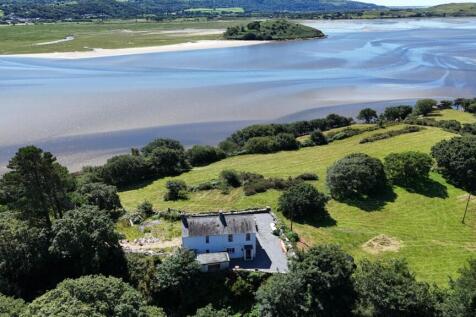 Tyddyn Heulyn to Estuary.JPG