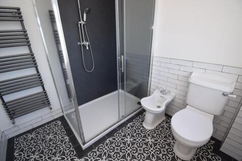 Bed 4 En-Suite.JPG