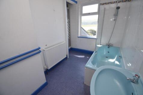 Family Bathroom.JPG