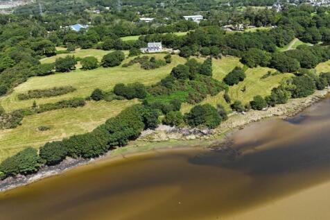 Tyddyn Heulyn from Estuary.JPG