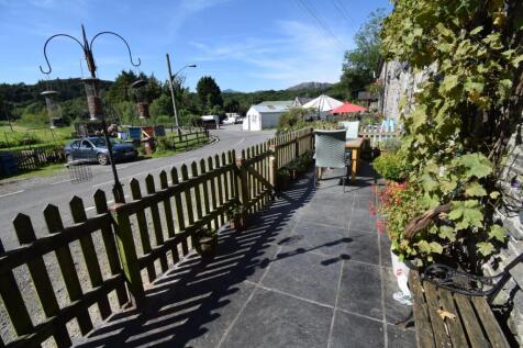 Front Patio.JPG