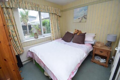 Bedroom 1.JPG