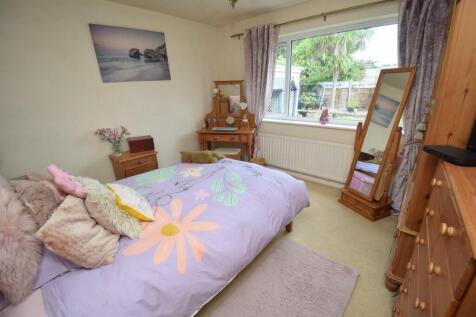 Bedroom 2.JPG