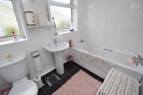 Family Bathroom.JPG