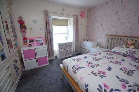 Bedroom 2.JPG
