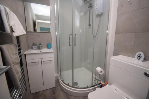 Bathroom.JPG