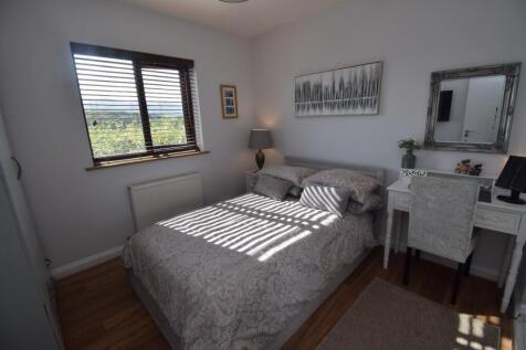 Bedroom 2.JPG