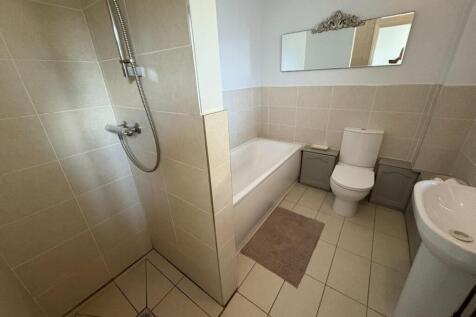 Bathroom.JPEG