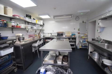 Commercial Kitchen (1).JPG