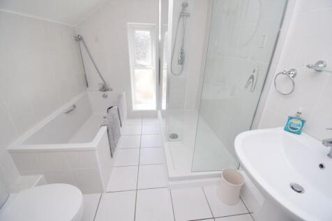 Bathroom.JPG
