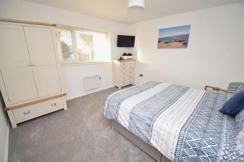Bedroom 1.JPG