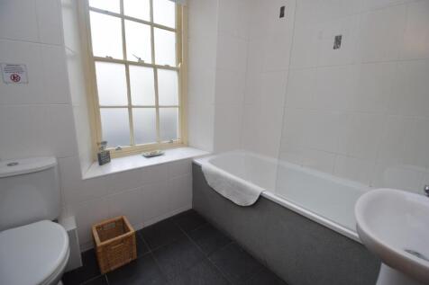 Bathroom.JPG